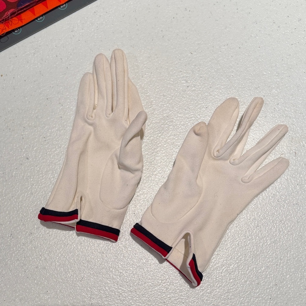 Classic Cream Gloves with Red and Black Trim - Picture 2 of 4
